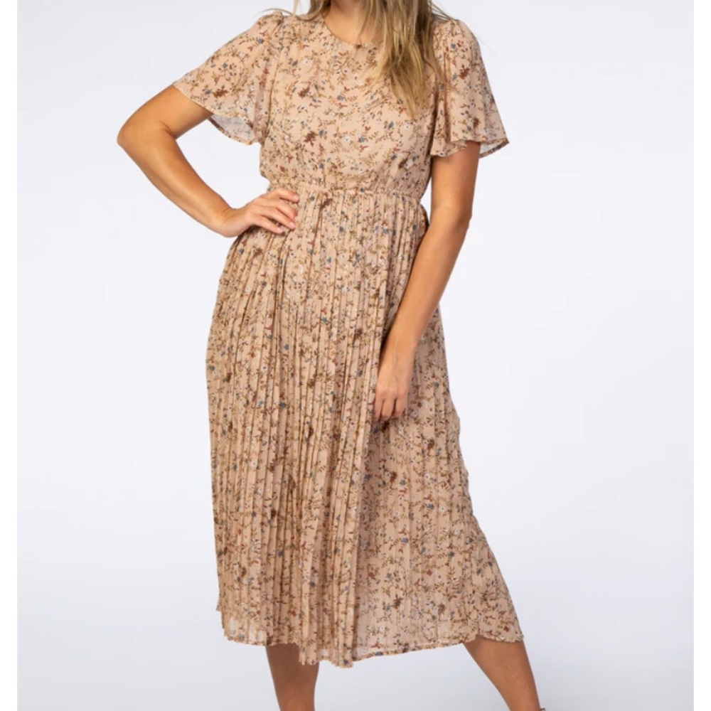 Like new! Pinkblush tan floral pleated midi dress